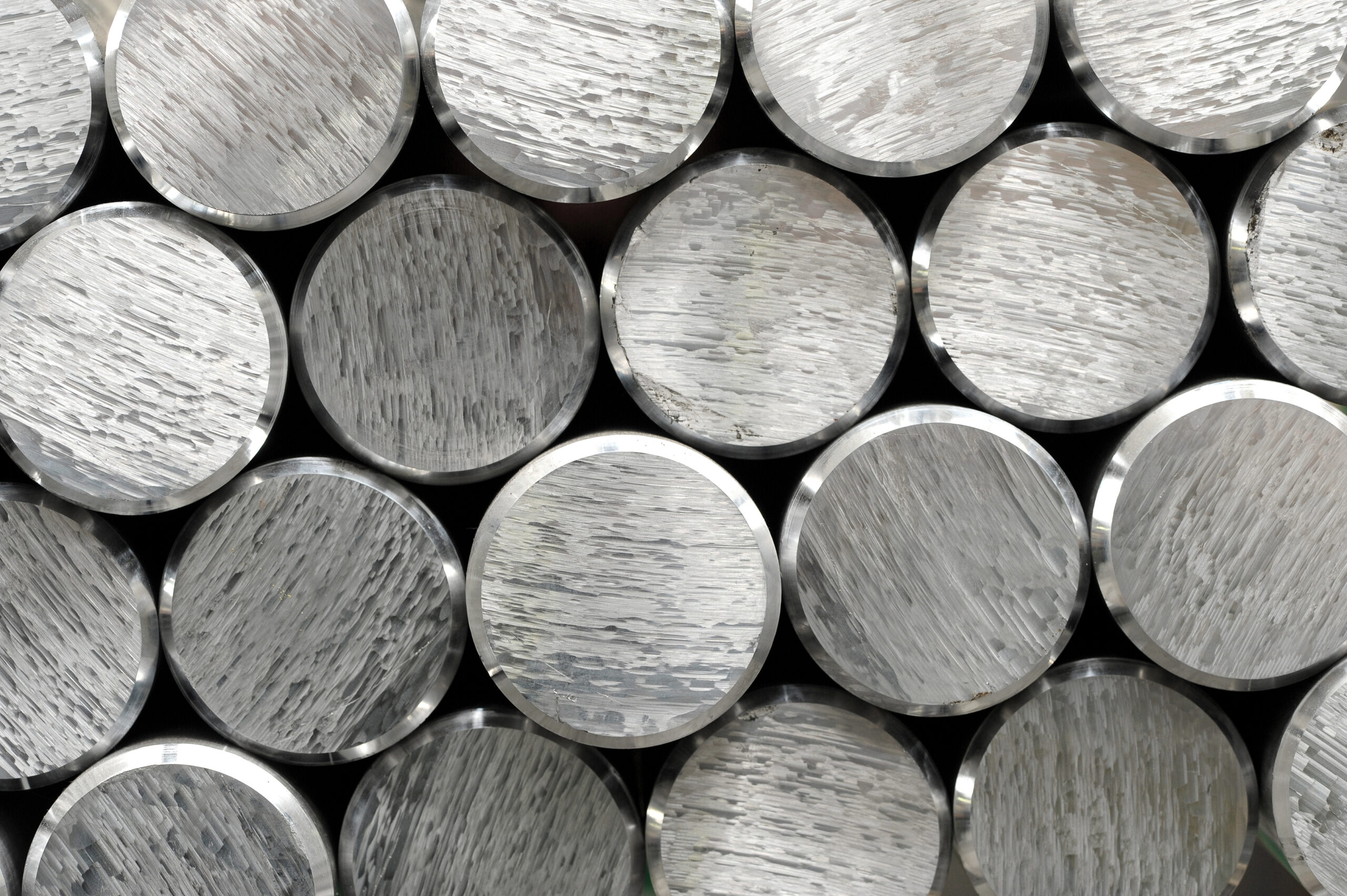 Saw-Ready Alloy Round Bar Supplied by NAA: Speeding Up Your Machining Processes